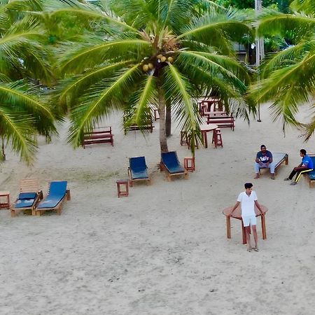 Aqua Marine Beach Hotel كالكوداه المظهر الخارجي الصورة