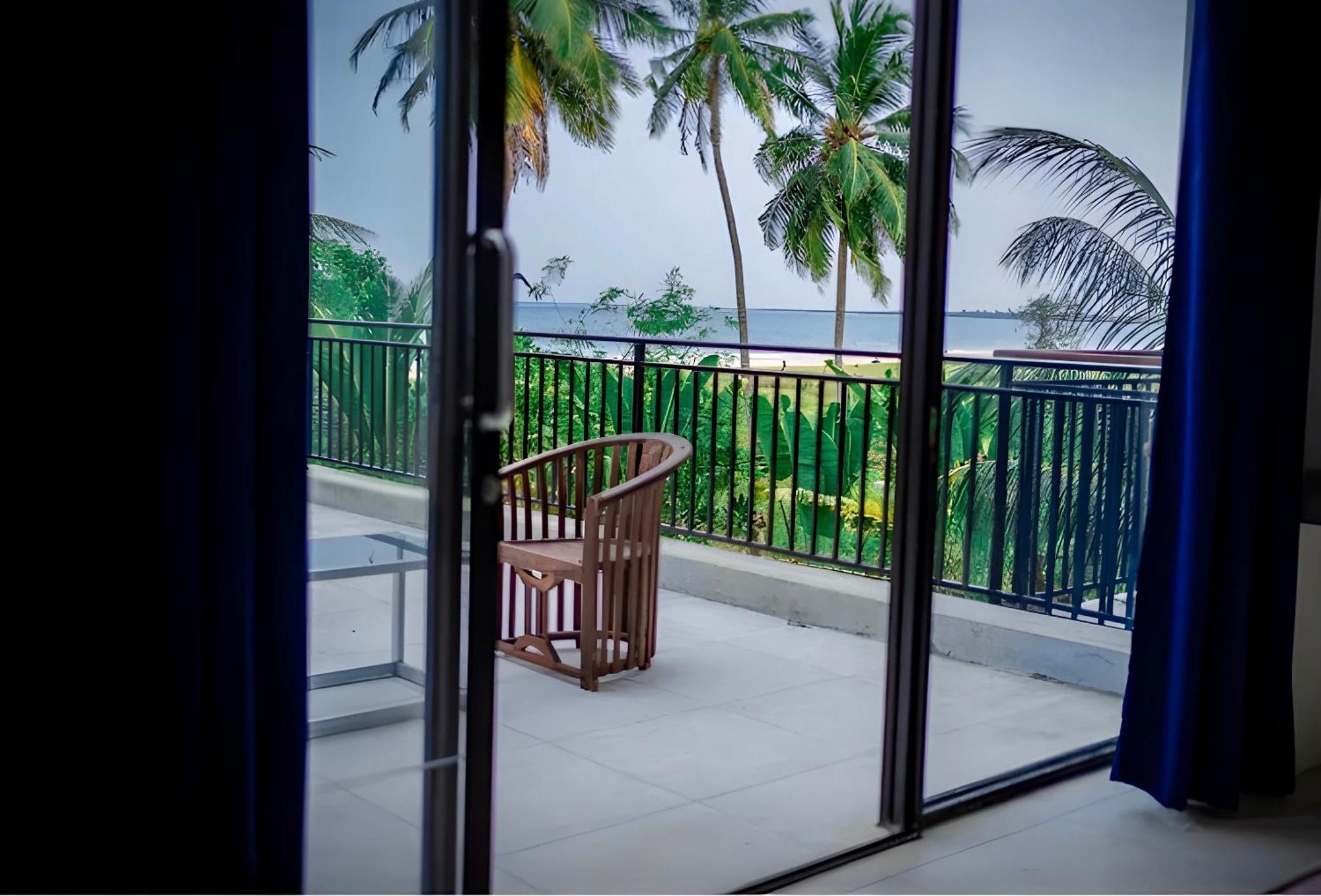 Aqua Marine Beach Hotel كالكوداه المظهر الخارجي الصورة