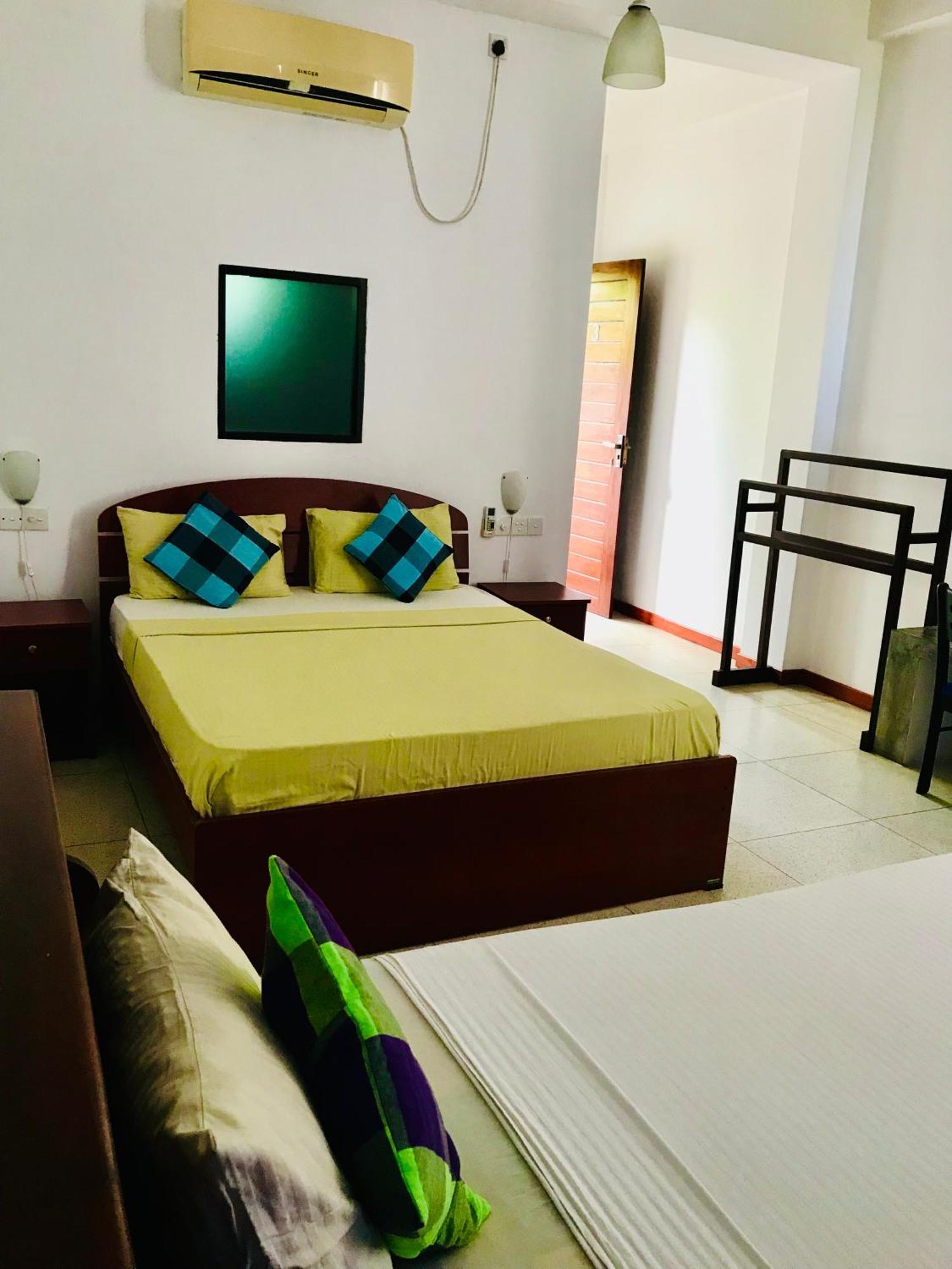Aqua Marine Beach Hotel كالكوداه المظهر الخارجي الصورة