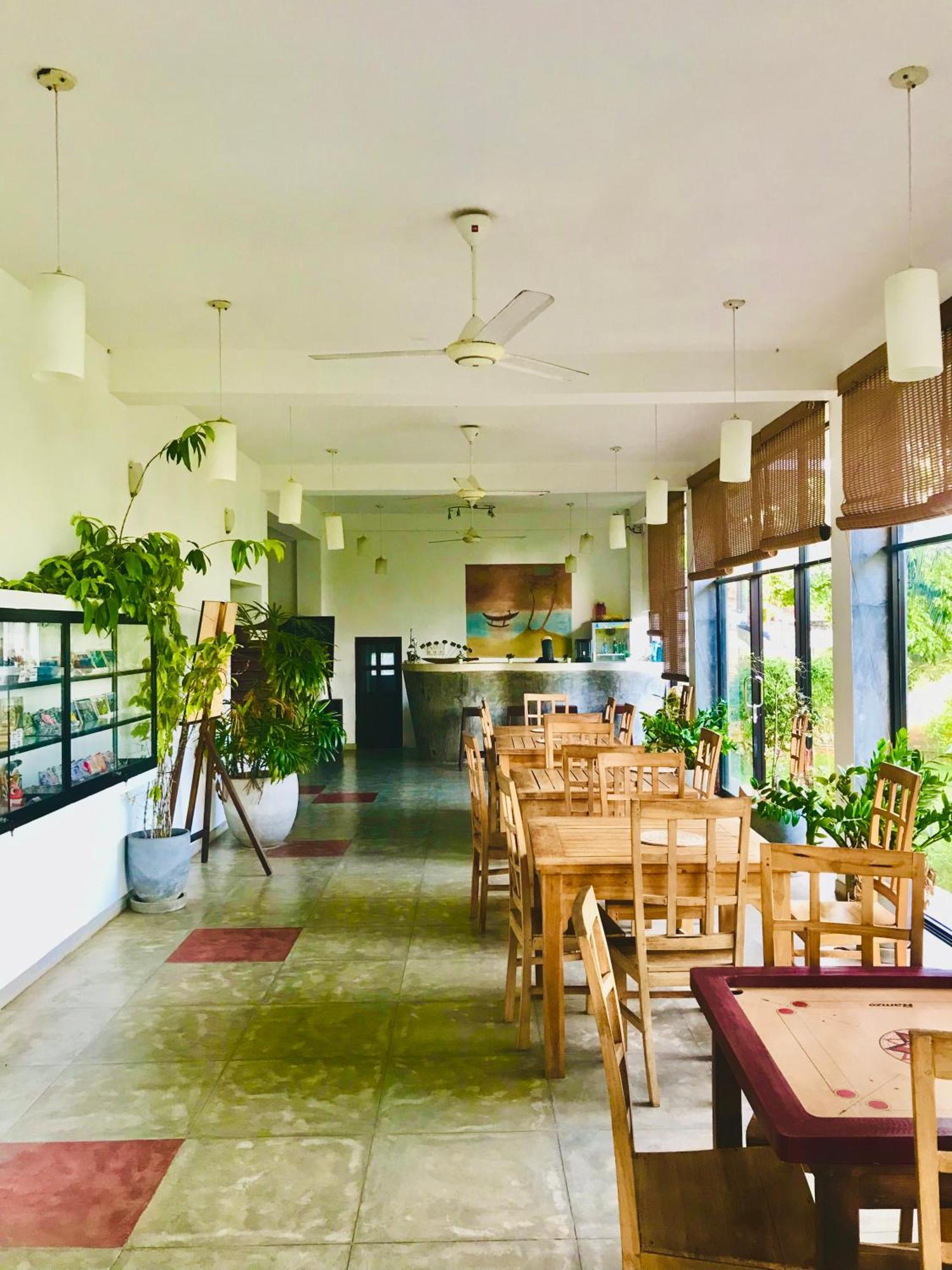Aqua Marine Beach Hotel كالكوداه المظهر الخارجي الصورة