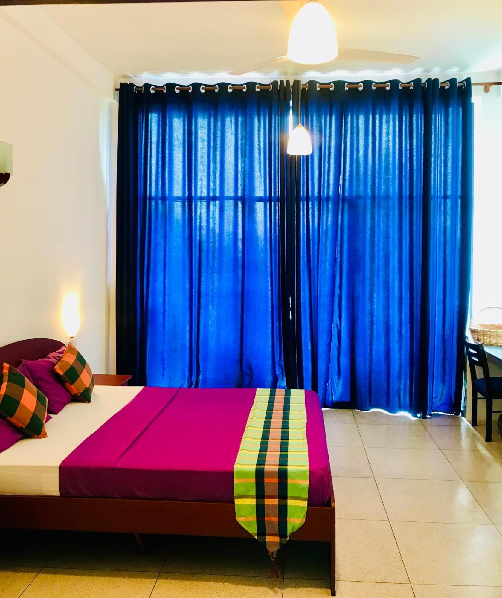 Aqua Marine Beach Hotel كالكوداه المظهر الخارجي الصورة