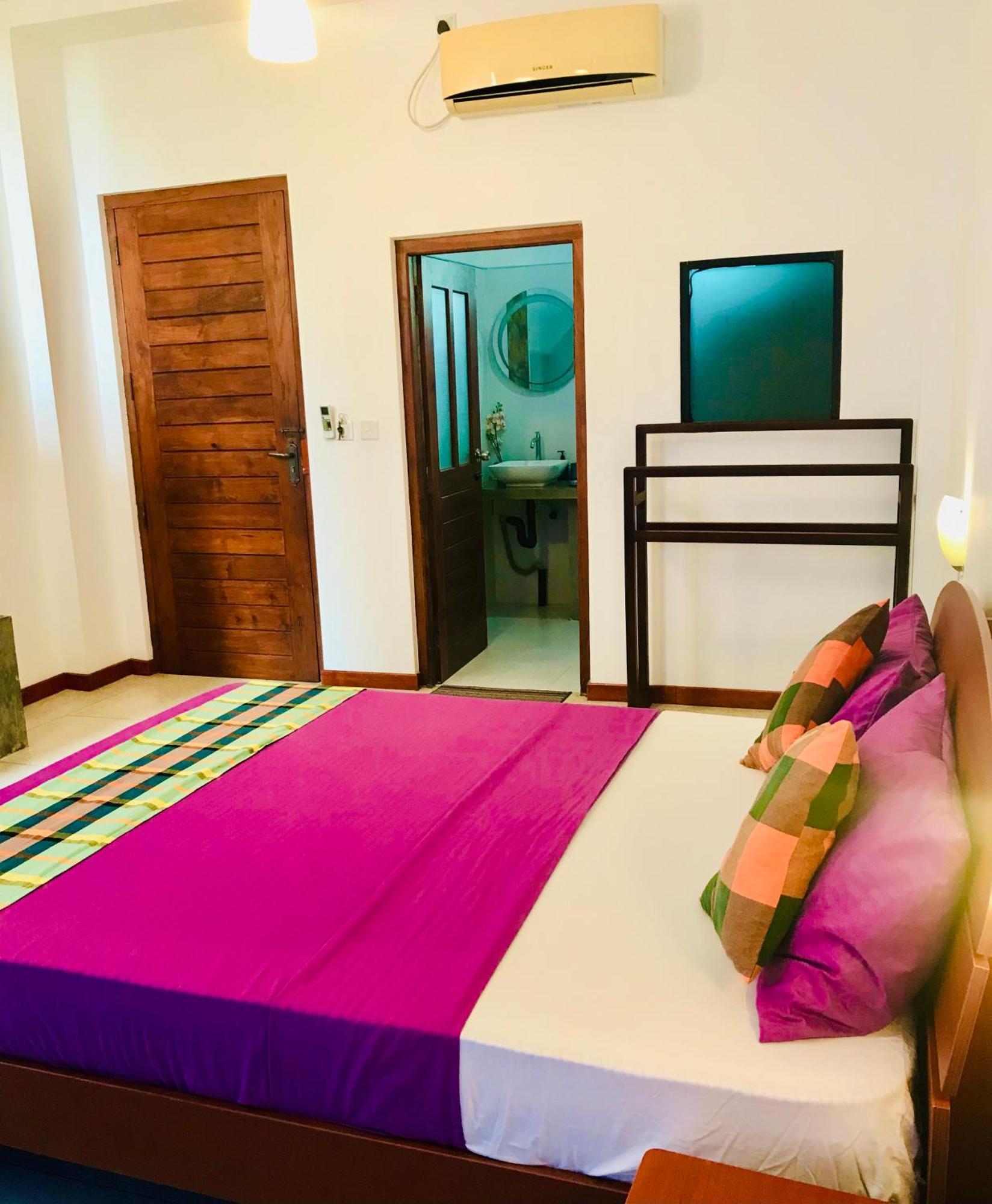Aqua Marine Beach Hotel كالكوداه المظهر الخارجي الصورة